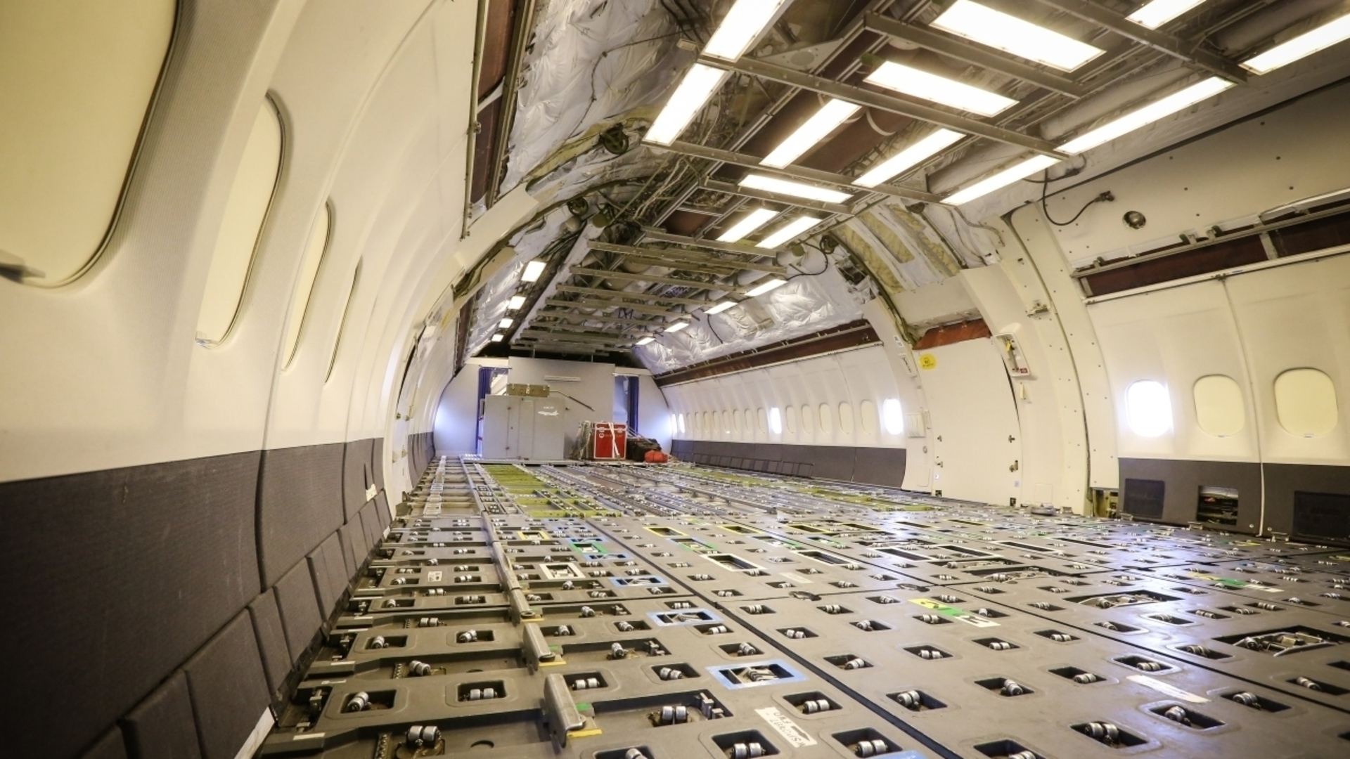 Luxembourg press get close-up with Dutch military planes | Luxembourg Times