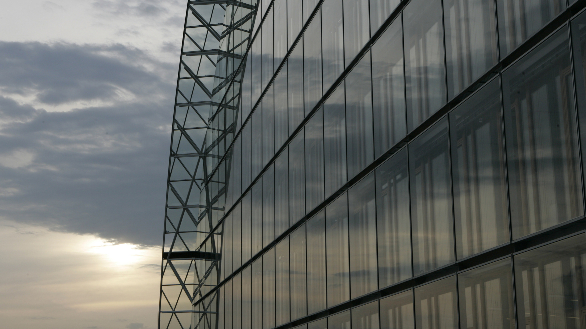 Legal fight about mental health link to EIB suicide | Luxembourg Times