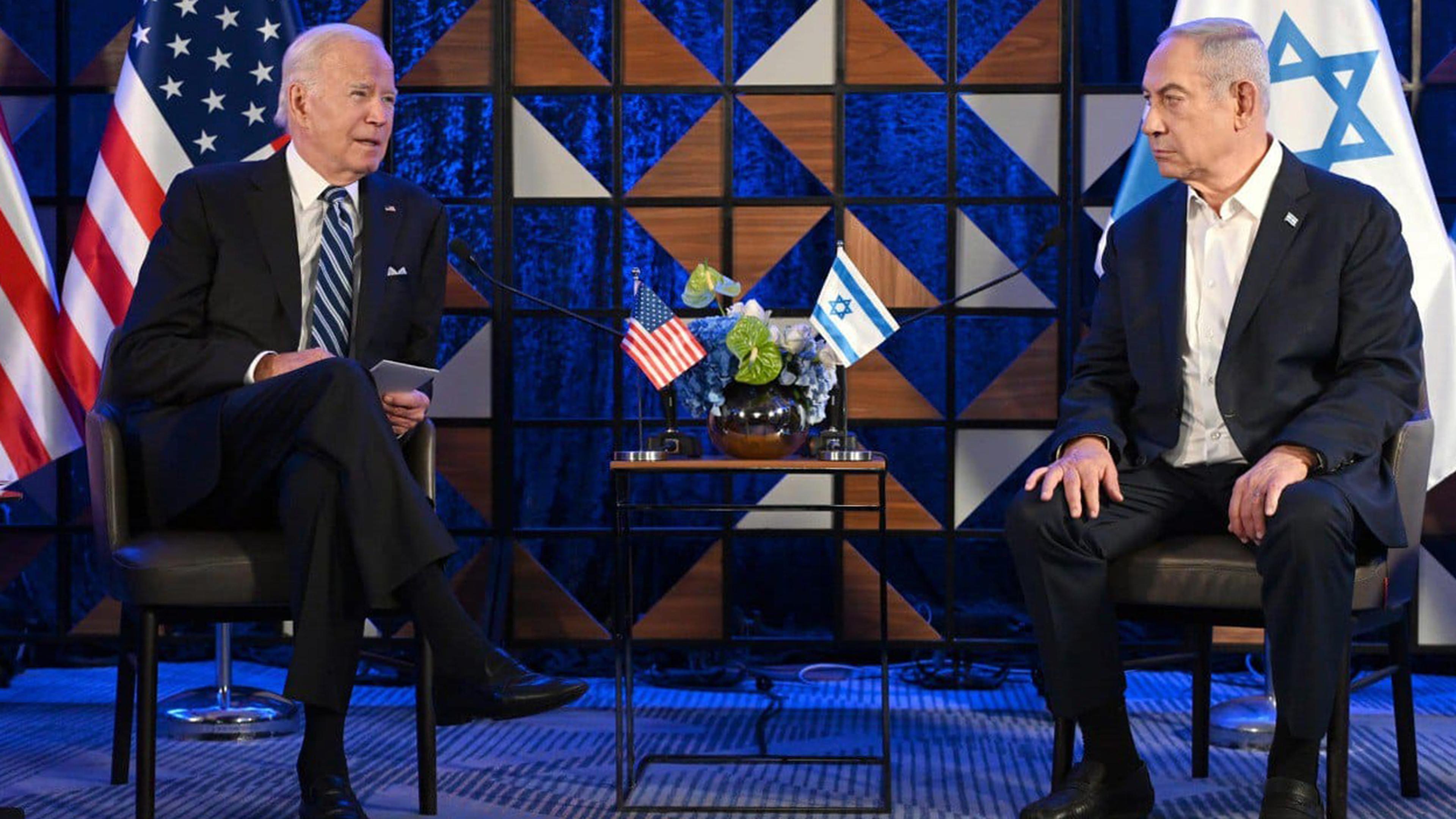 US President Joe Biden (left) with Israeli Prime Minister Benjamin Netanjahu in Tel Aviv on October 18, 2023