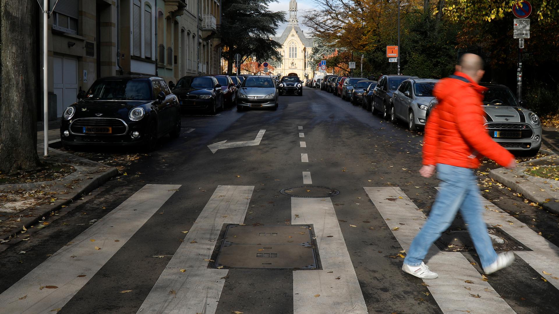 Many pedestrian crossings in Luxembourg are dangerous, a report said in March. But the city does not want to disclose the findings.