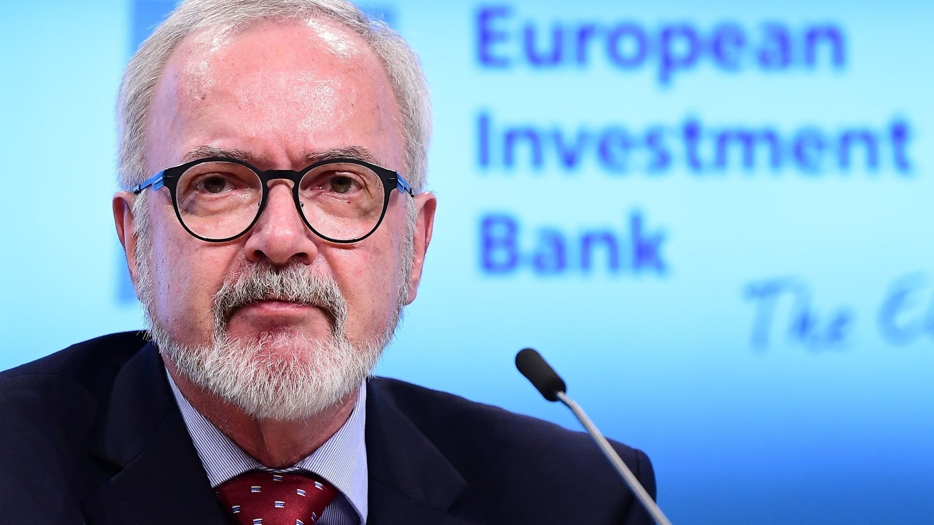 Hunt for new EIB head on as Hoyer announces departure | Luxembourg Times