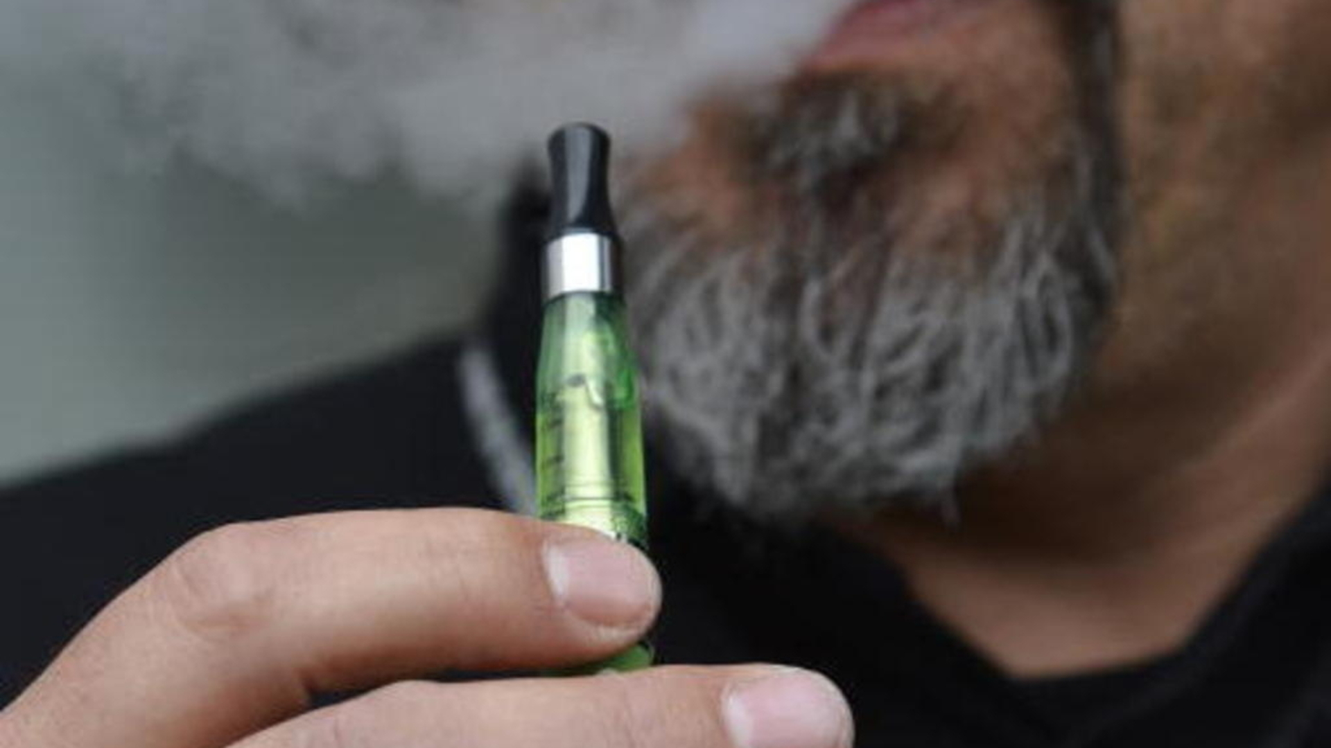 elfbar nachfüll pod läuft aus Ban 'toxic' e-cigarettes indoors due to passive vaping threat, says World  Health Organisation