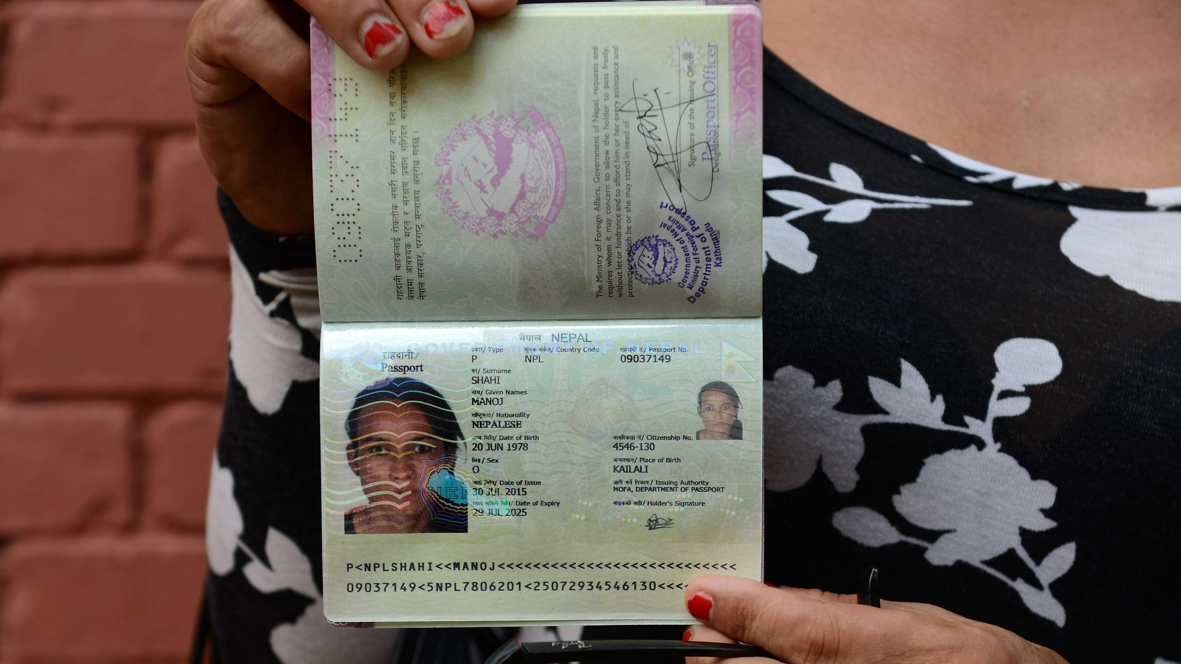 Nepal issues first transgender passport | Luxembourg Times