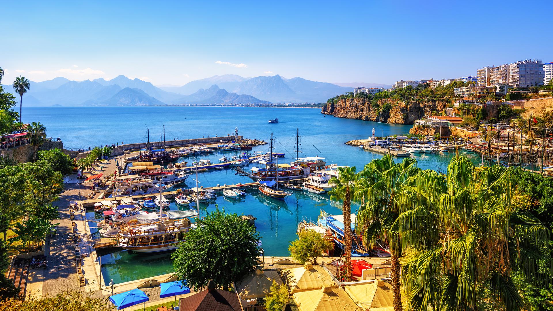 On the Turquoise Coast with a backdrop of the Taurus Mountains, Antalya in Turkey makes a good budget holiday destination in 2023