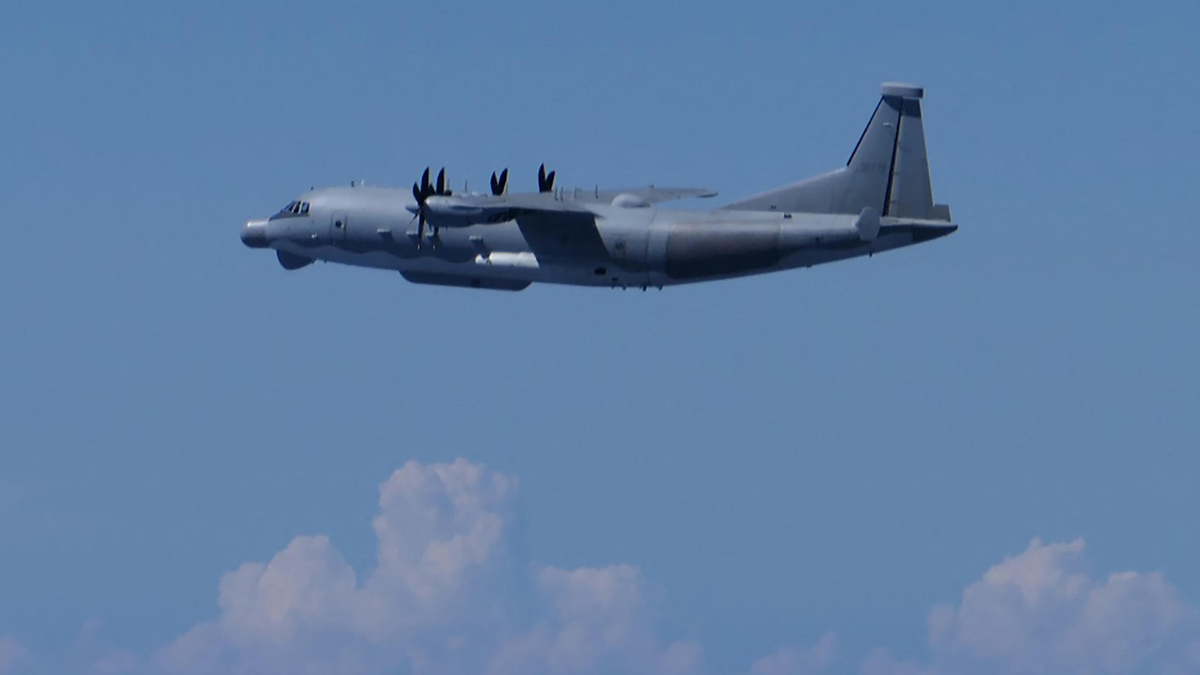 Chinese military plane enters Japan airspace for first time ...