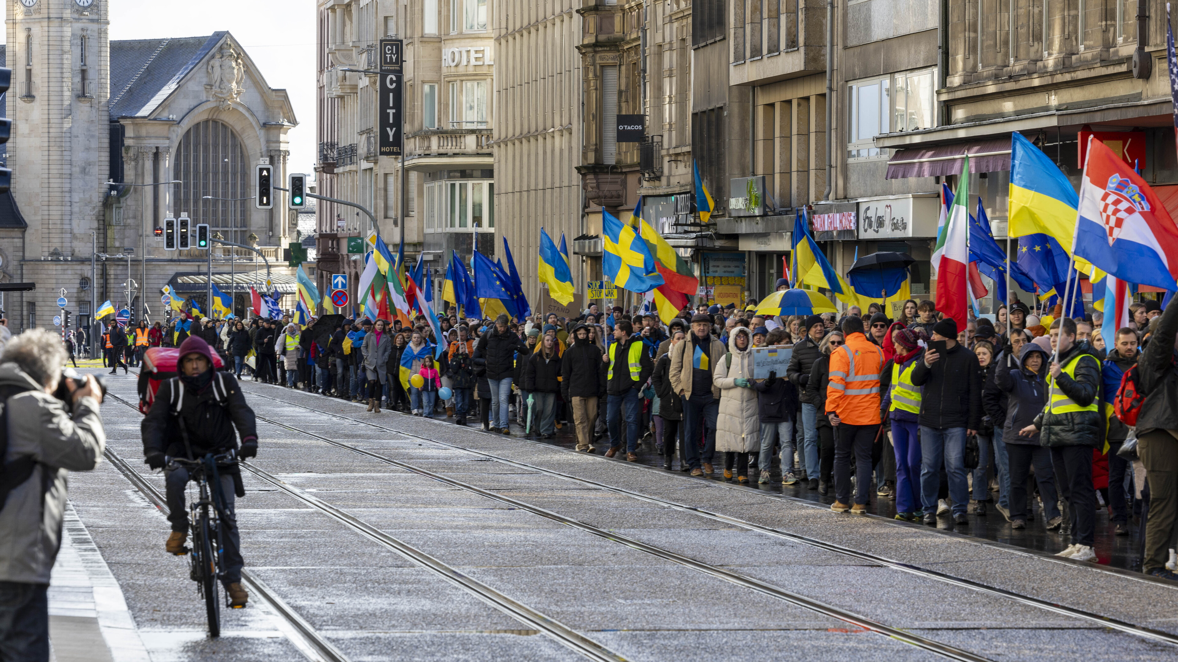 Hundreds join Luxembourg City march on anniversary of Ukraine war - Vimarsana News