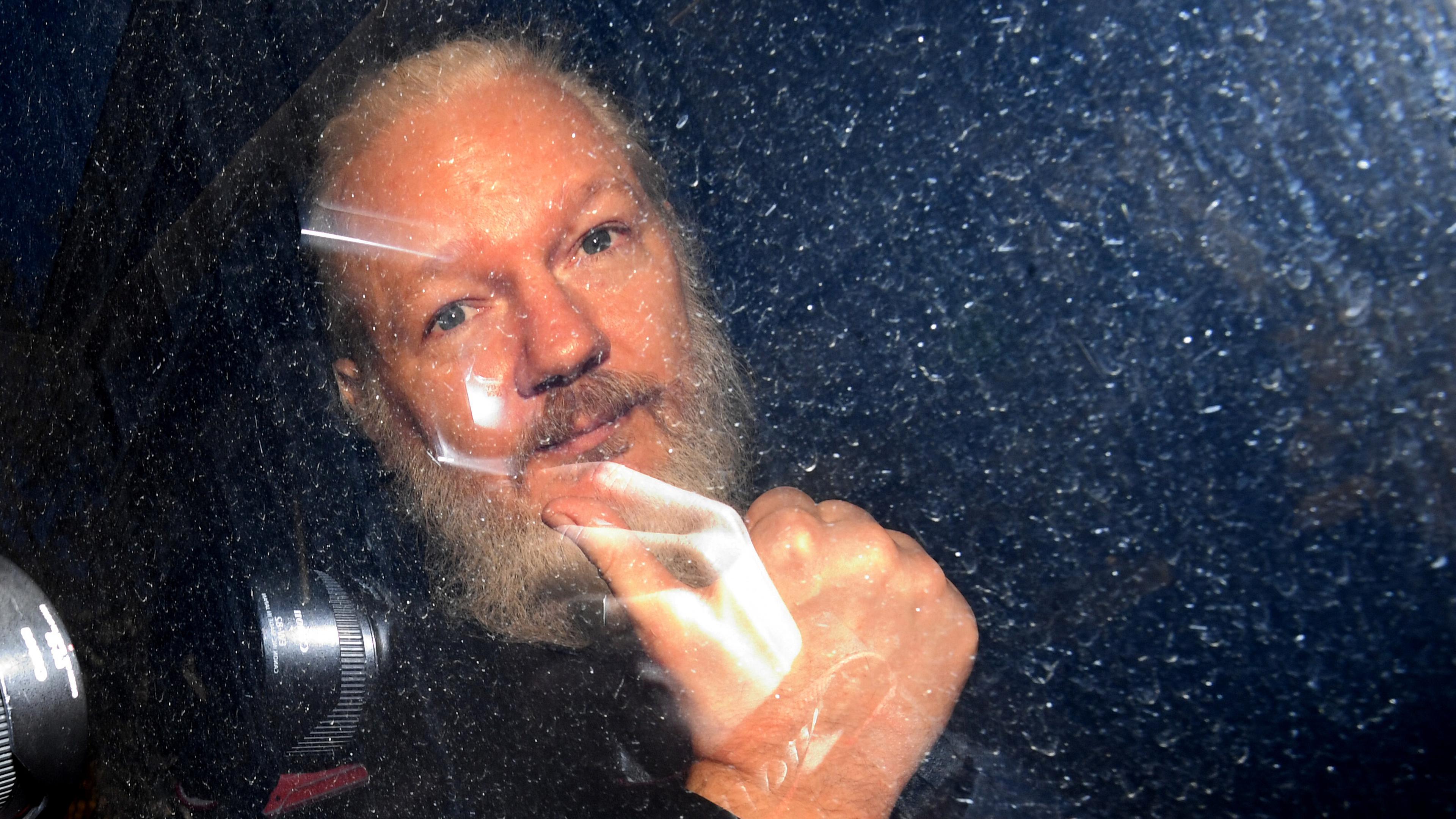  Julian Assange in 2019