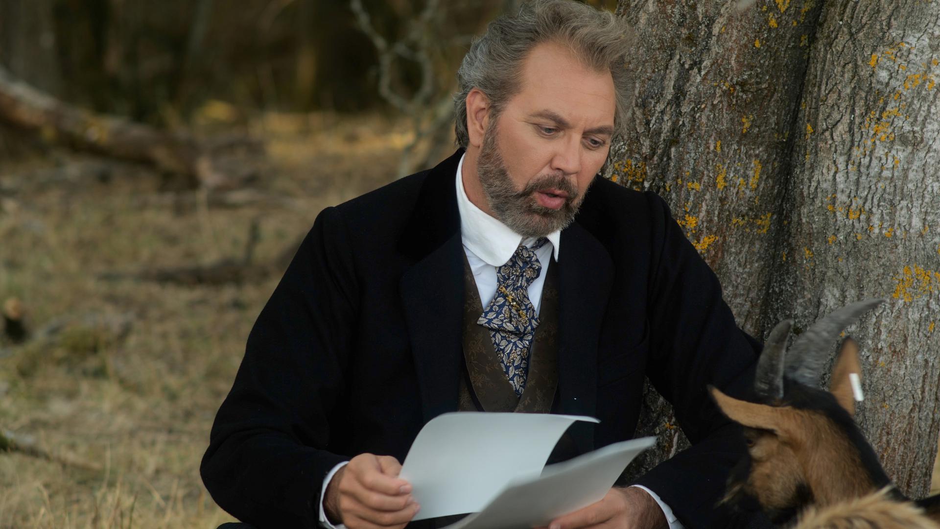 Dutch bass-baritone, Nico Wouterse, as Hugo, in a short film shown as part of the recital