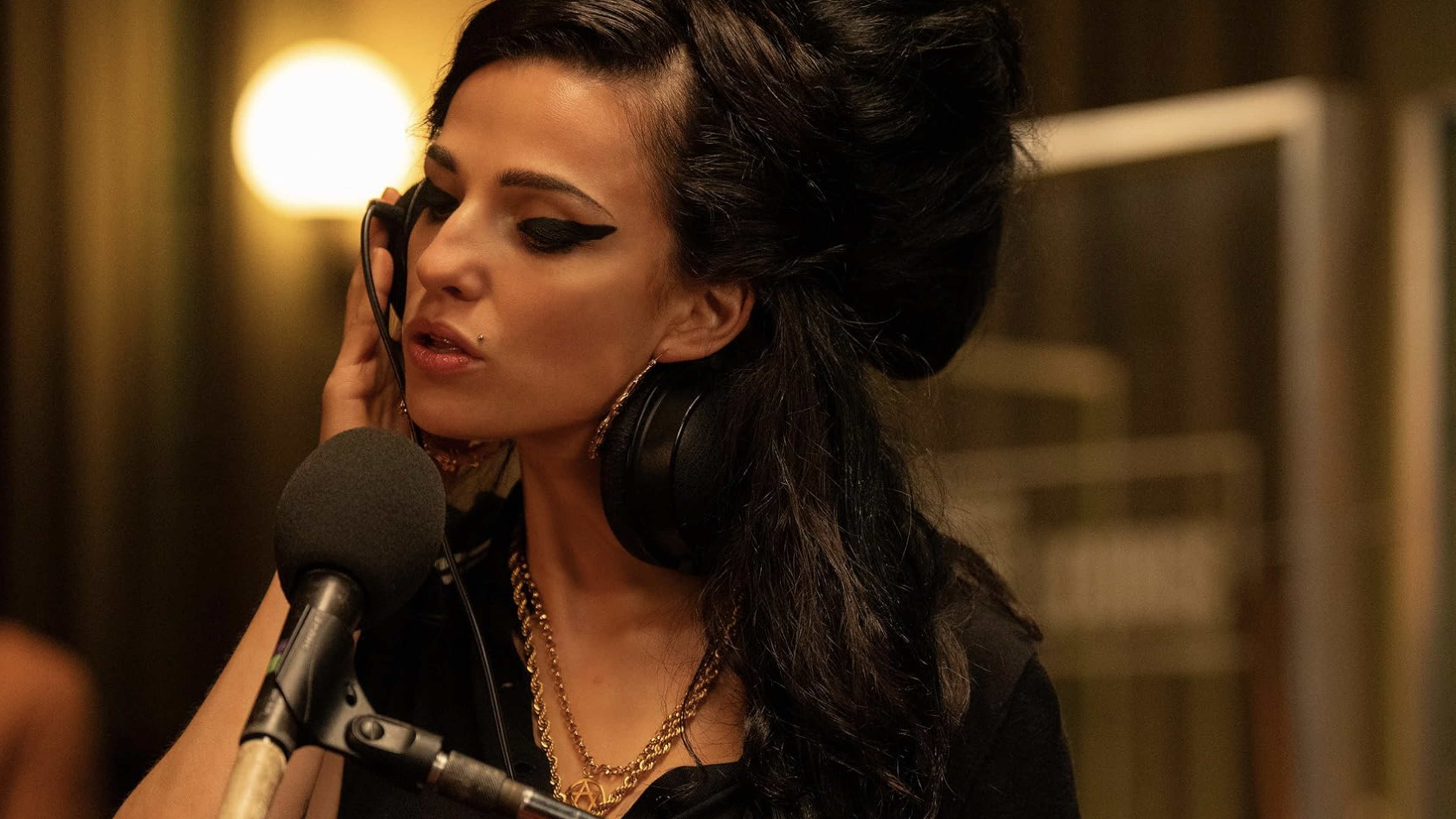 Marisa Abela as Amy Winehouse, complete with signature catwing eyeliner and beehive hairdo in Sam Taylor-Johnson’s ‘Back to Black’