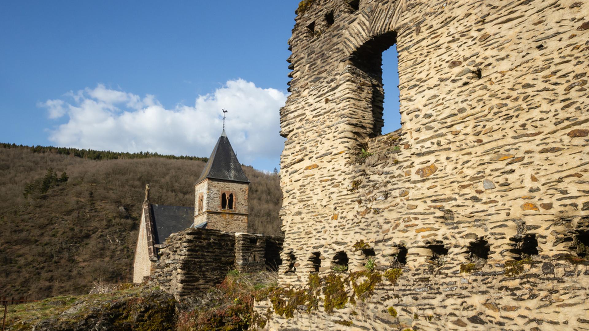 In the 1870s the castle was occupied by several families from the village