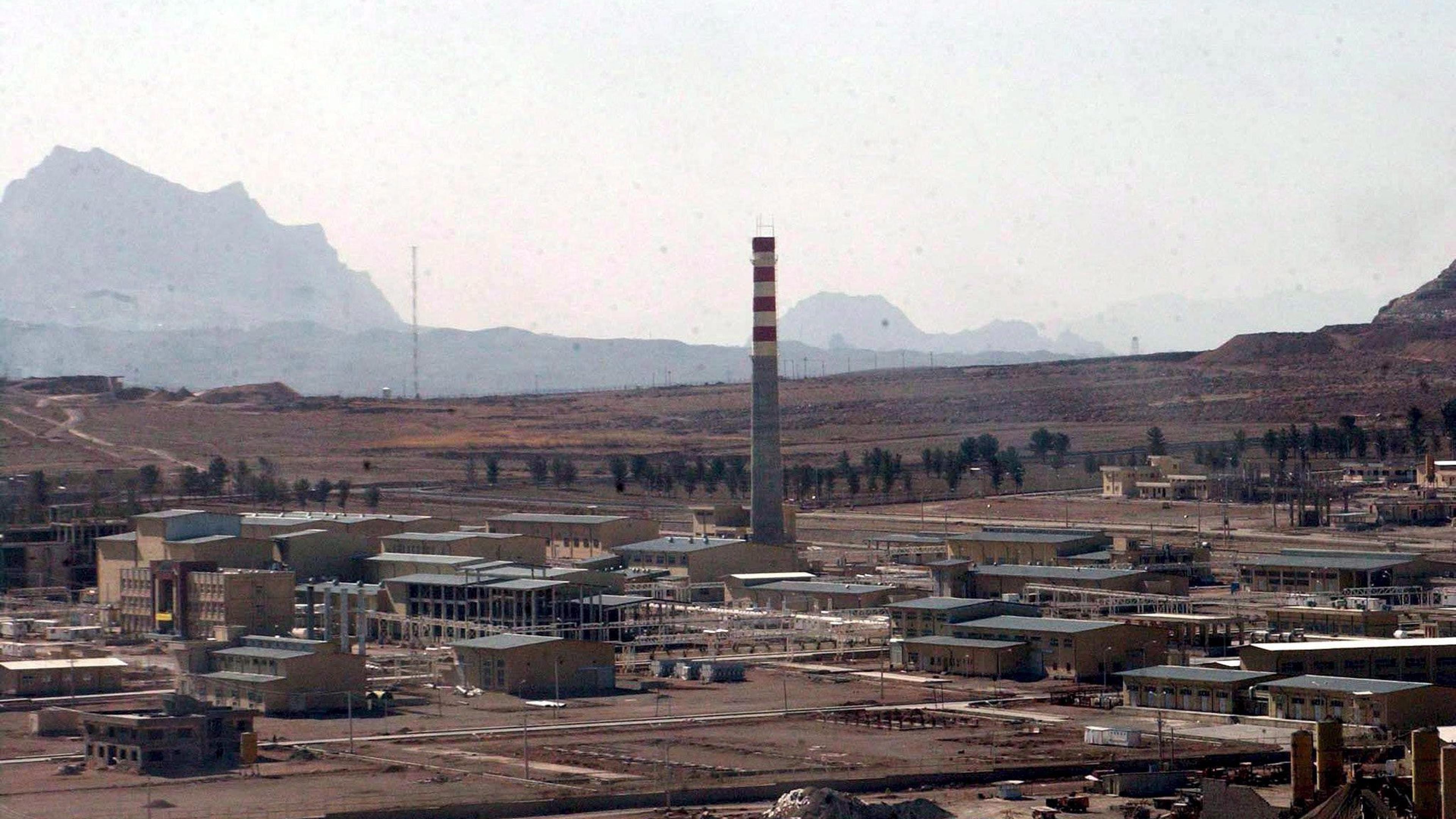Library image from 2005 showing a uranium enrichment complex in the Iranian city of Isfahan.