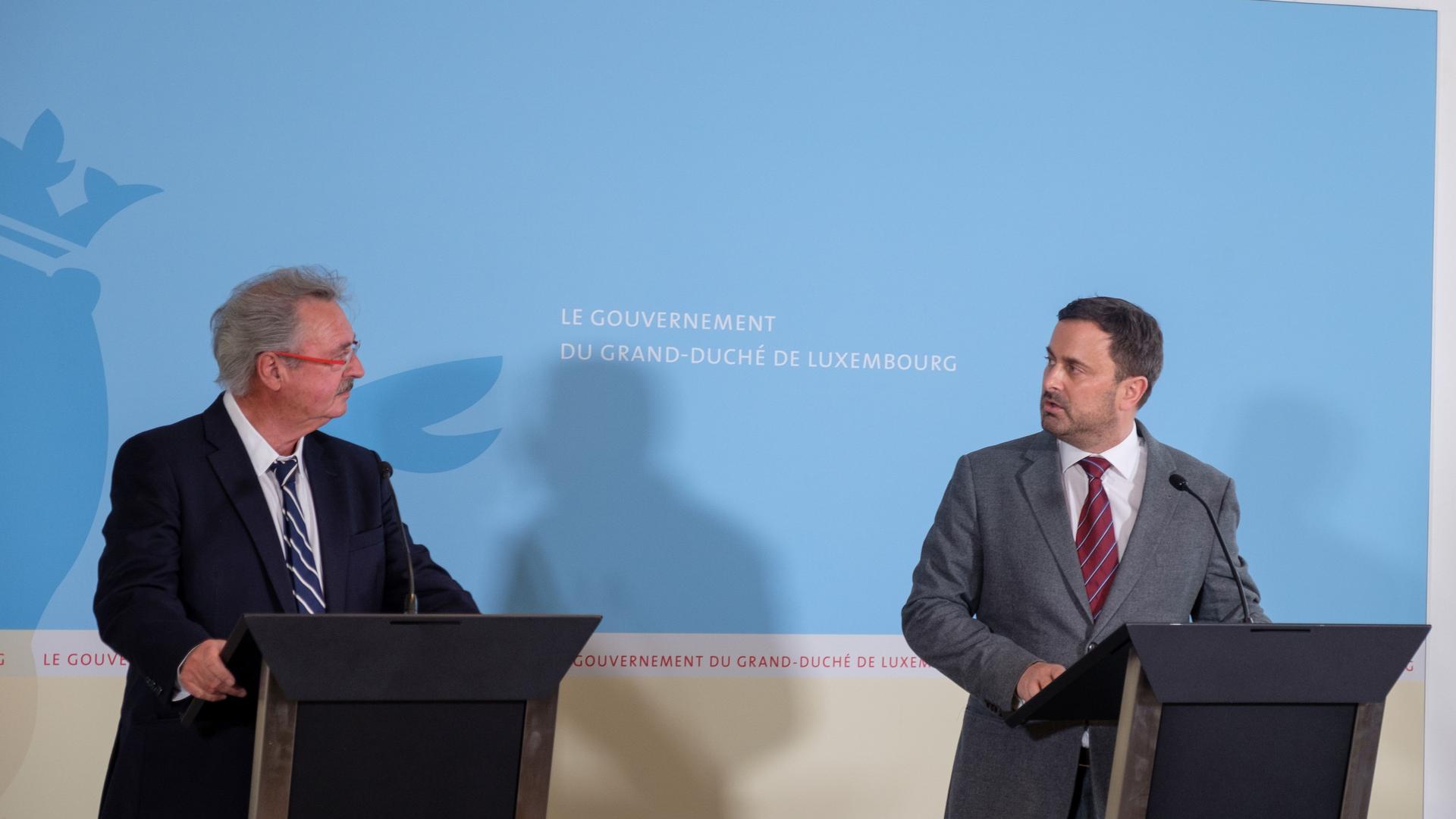 Foreign Minister Jean Asselborn (left) and Prime Minister Xavier Bettel (right) at a previous press conference
