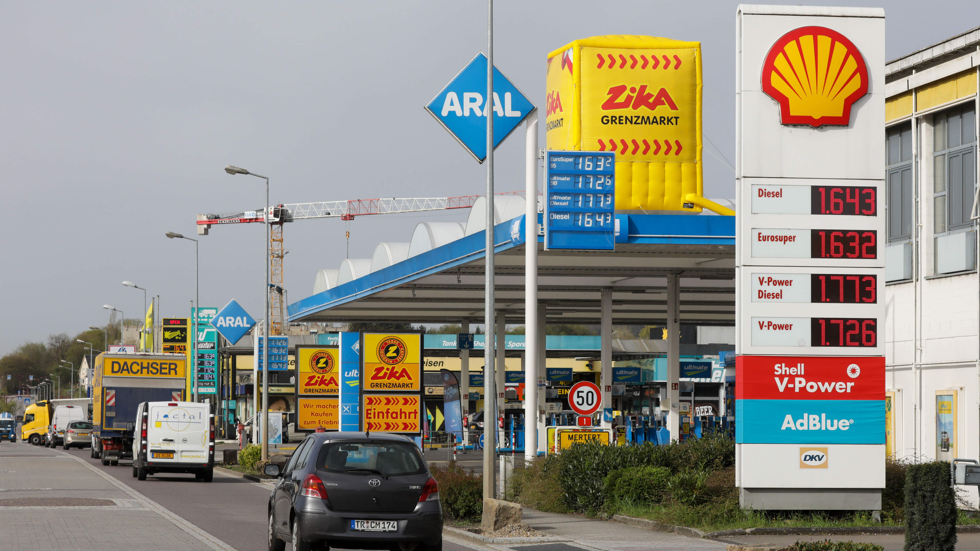 Petrol stations in Luxembourg to adjust hours after reform