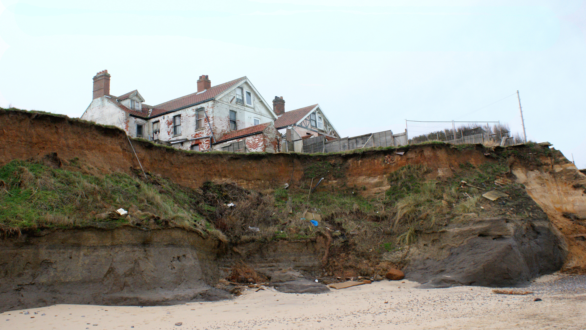 A medieval English village is being swallowed by the sea | Luxembourg Times